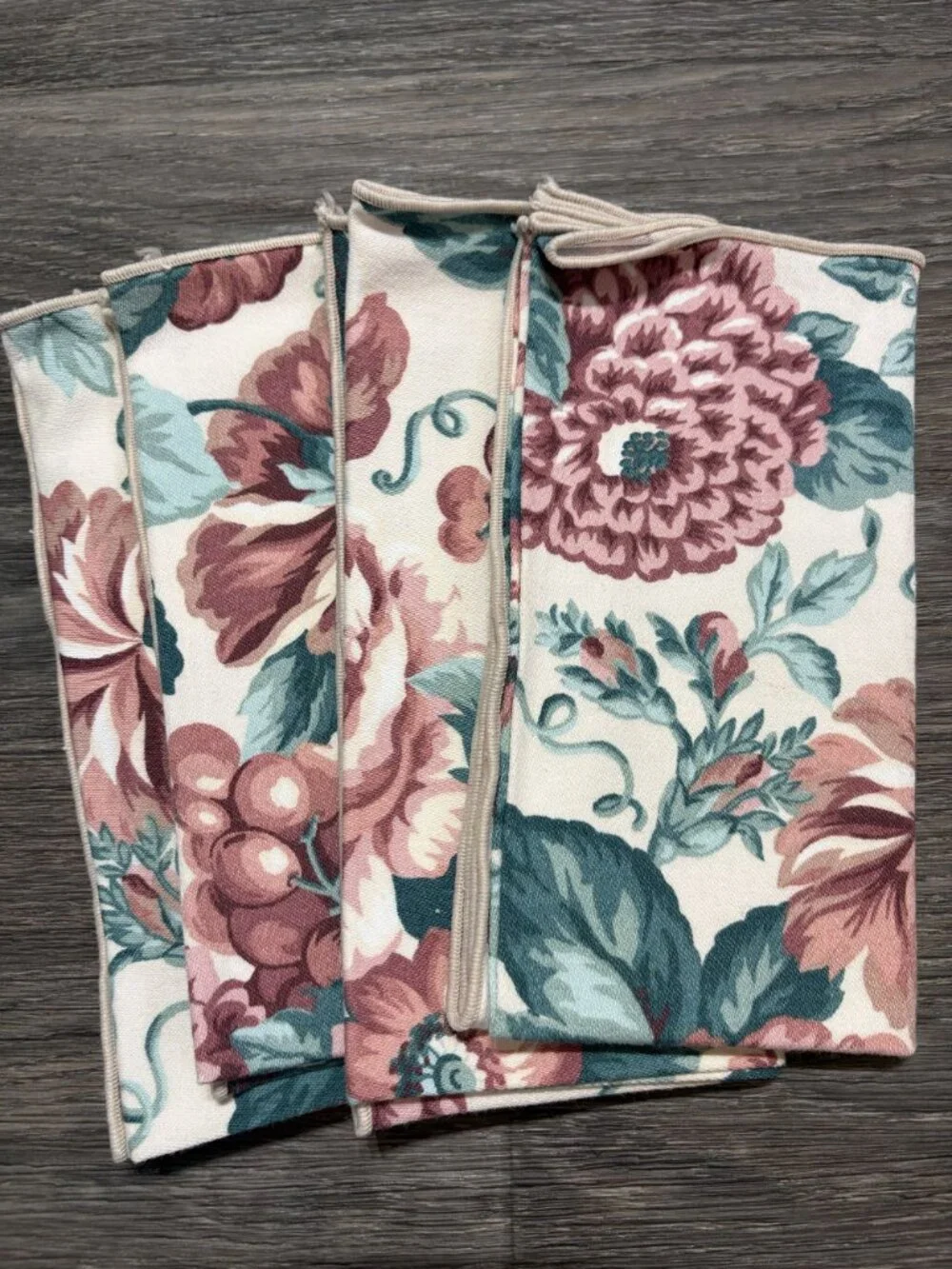 Set 4 Floral Rose Print Cloth Napkins Pink Green Vintage 90s Pastel Cottagecore